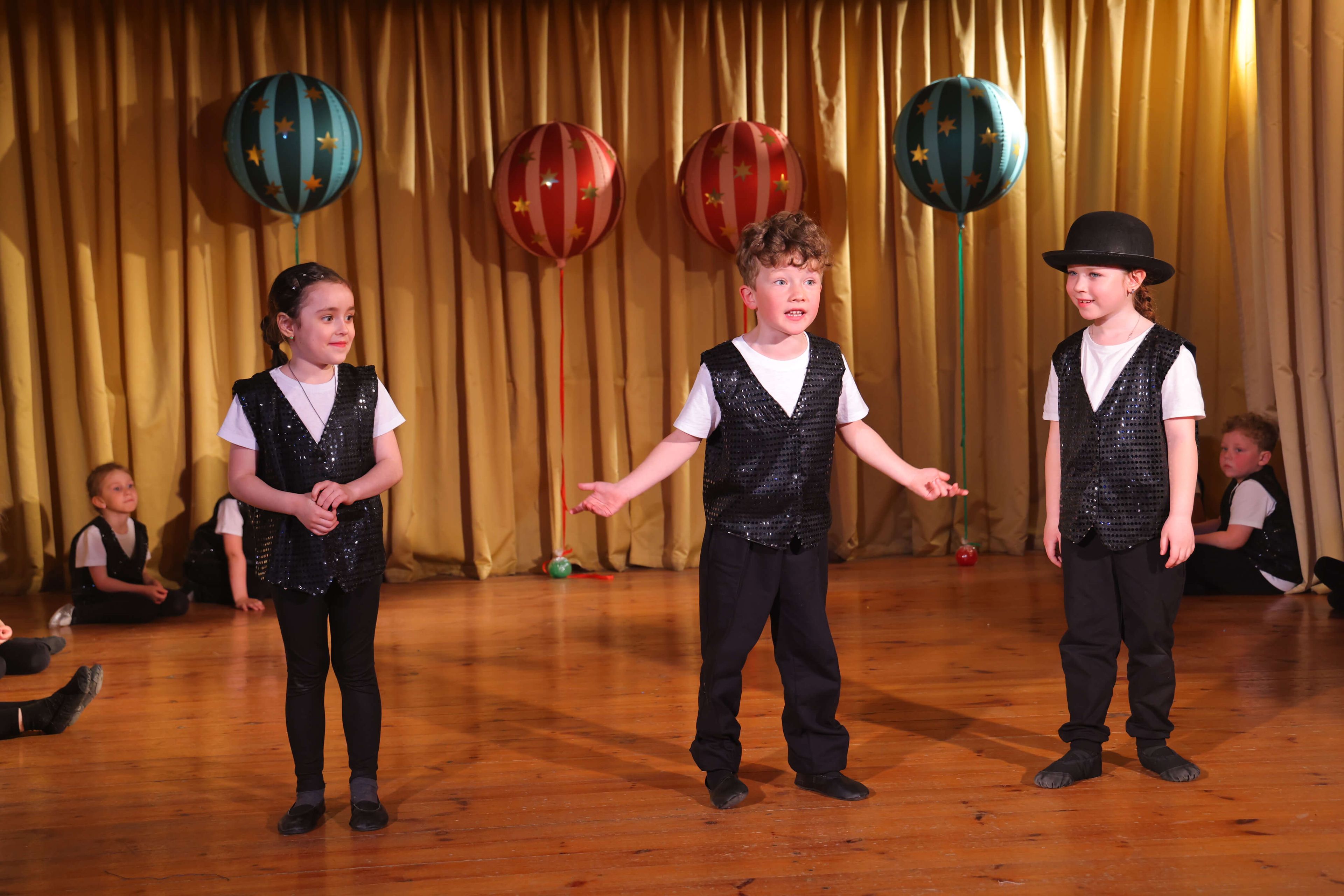 Группа Чеховцы детской театральной студии Дело Мечты