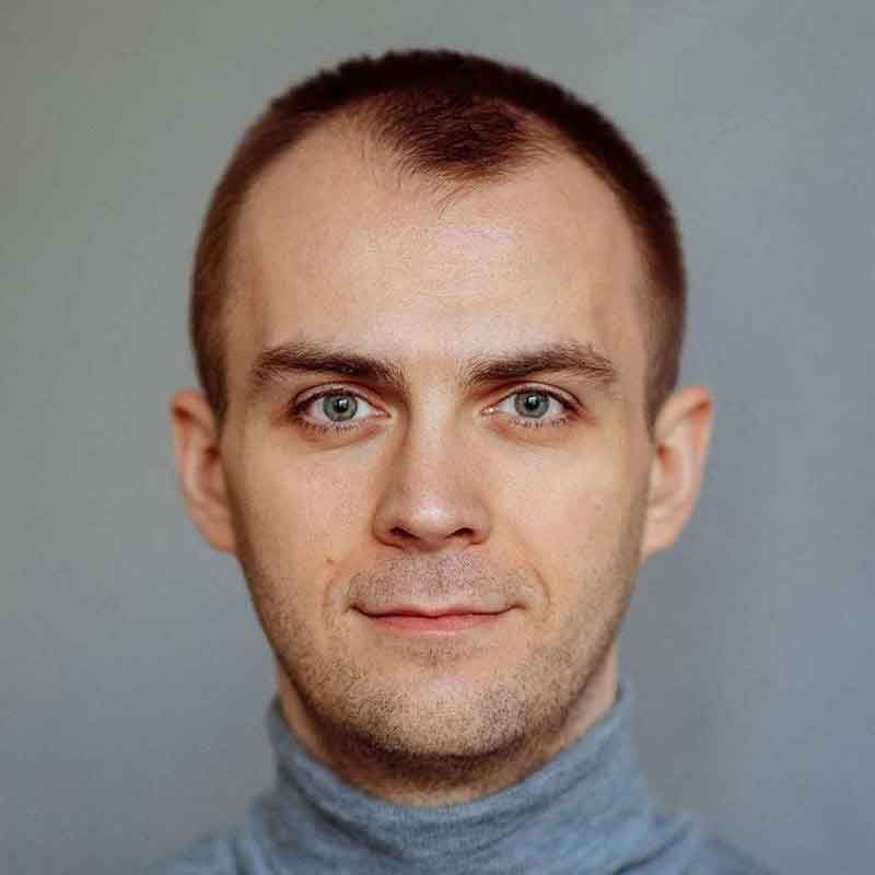 Артем Бобров